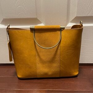 Elegant Gold Women's Handbag